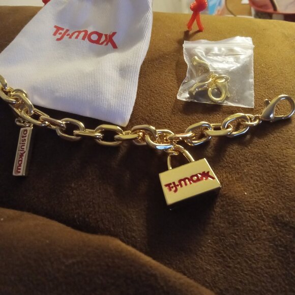 TJ Maxx charm bracelet - Picture 1 of 1